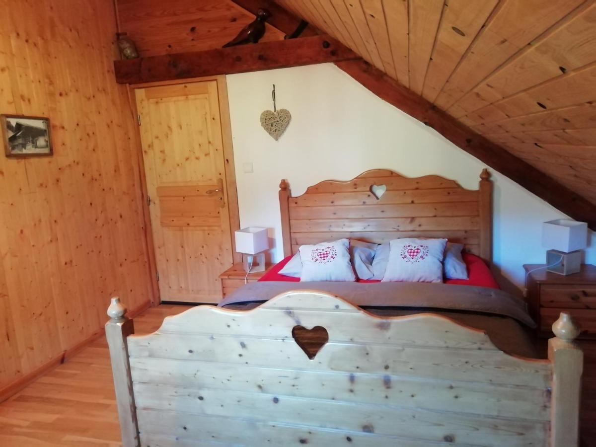 Le Noyer  La Grange Bed & Breakfast エクステリア 写真